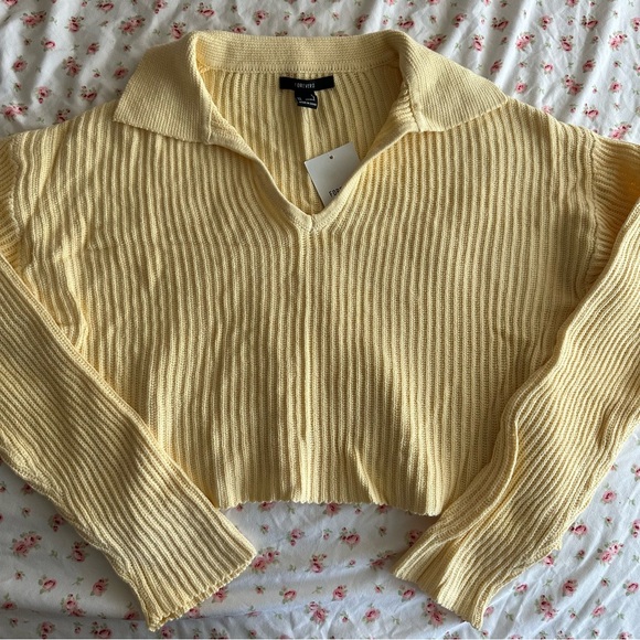 Forever 21 Yellow Sweater - Picture 3 of 5